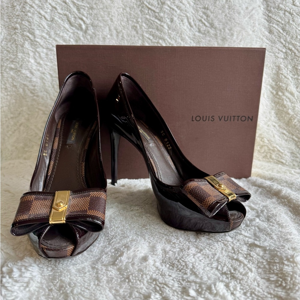 Louis Vuitton Damier Ebene Patent
Valentine Heels - Size 7 US / 37 EU